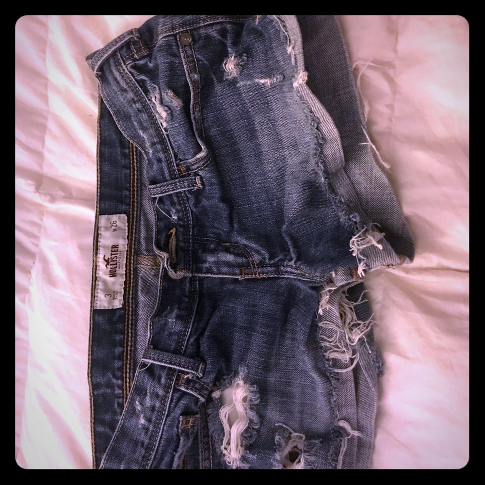 Hollister size 3 distressed shorts